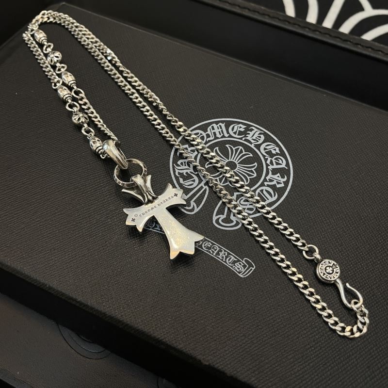 Ch*0me He**ts necklaces